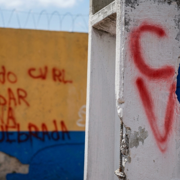 Projeto que combate símbolos de facções é aprovado na Câmara de Vitória
